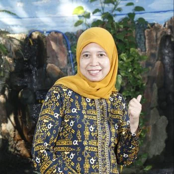 Catur Listyowati Wahyu Sukesi, S.Pd.
